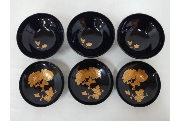 大正期　木製　漆器　艶やかな黒漆塗に菊蝶蒔絵を施した吸物椀10点セット　外箱付き　(R-090260)