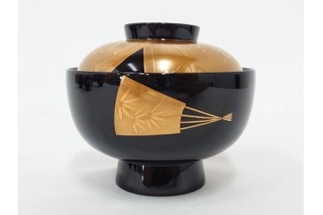 輪島塗　稲忠漆芸堂謹製　田崎昭一郎　気品漂う扇面松竹梅蒔絵の吸物椀5点セット　共箱付き　(R-090261)