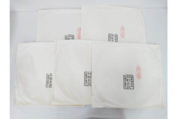 輪島塗　稲忠漆芸堂謹製　落ち着いた風合いが味わい深い半月型の卓上膳5点セット　共箱付き　(R-090263)