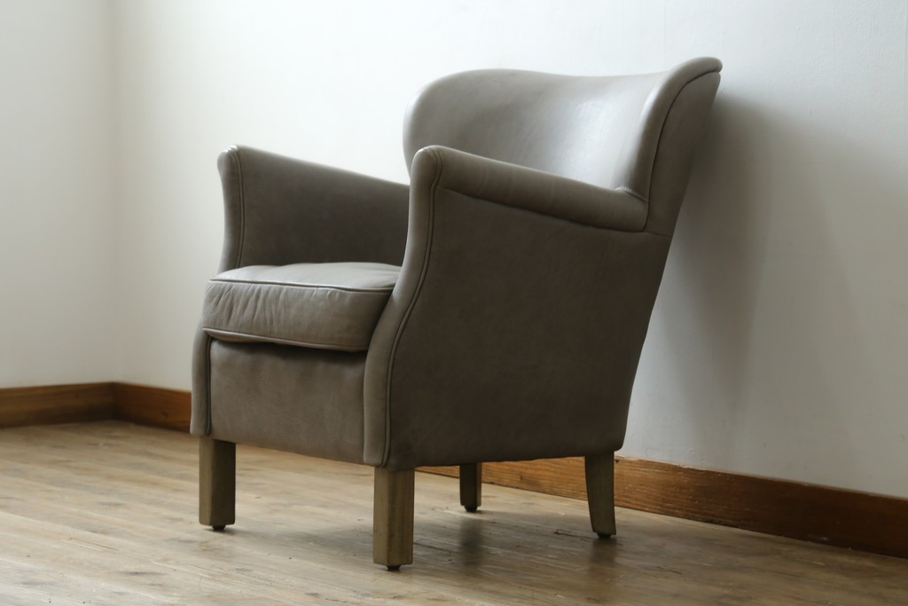 中古　HALO(ハロ)　FAT LUXE(ファット リュクス)　GREEN WHICH ARM CHAIR(グリーンウィッチアームチェア)　本革　包み込むような背もたれが魅力のアームチェア　(R-090271)