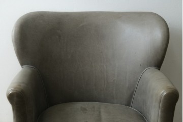 中古　HALO(ハロ)　FAT LUXE(ファット リュクス)　GREEN WHICH ARM CHAIR(グリーンウィッチアームチェア)　本革　包み込むような背もたれが魅力のアームチェア　(R-090271)
