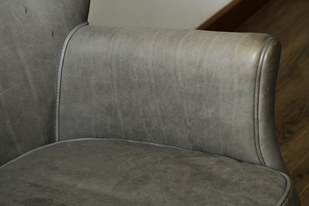 中古　HALO(ハロ)　FAT LUXE(ファット リュクス)　GREEN WHICH ARM CHAIR(グリーンウィッチアームチェア)　本革　包み込むような背もたれが魅力のアームチェア　(R-090271)