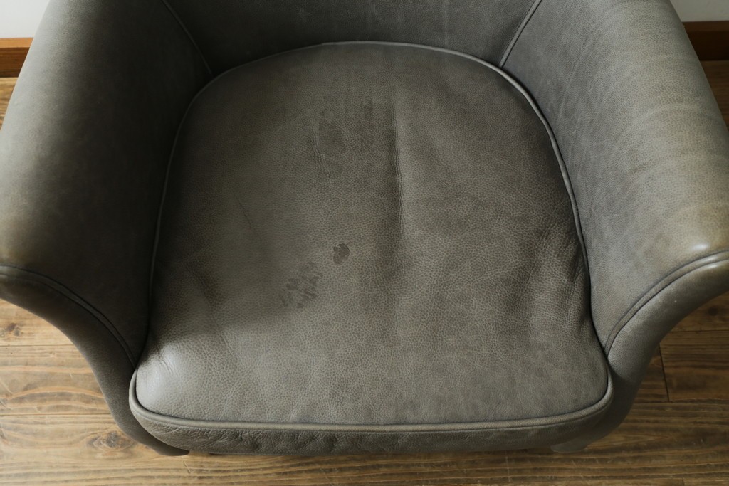 中古　HALO(ハロ)　FAT LUXE(ファット リュクス)　GREEN WHICH ARM CHAIR(グリーンウィッチアームチェア)　本革　包み込むような背もたれが魅力のアームチェア　(R-090271)