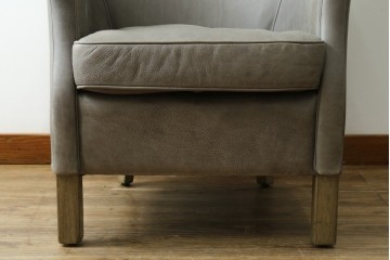 中古　HALO(ハロ)　FAT LUXE(ファット リュクス)　GREEN WHICH ARM CHAIR(グリーンウィッチアームチェア)　本革　包み込むような背もたれが魅力のアームチェア　(R-090271)