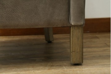中古　HALO(ハロ)　FAT LUXE(ファット リュクス)　GREEN WHICH ARM CHAIR(グリーンウィッチアームチェア)　本革　包み込むような背もたれが魅力のアームチェア　(R-090271)
