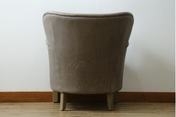 中古　HALO(ハロ)　FAT LUXE(ファット リュクス)　GREEN WHICH ARM CHAIR(グリーンウィッチアームチェア)　本革　包み込むような背もたれが魅力のアームチェア　(R-090271)