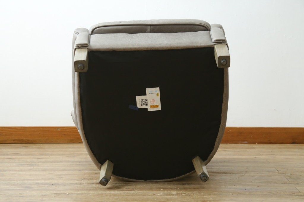 中古　HALO(ハロ)　FAT LUXE(ファット リュクス)　GREEN WHICH ARM CHAIR(グリーンウィッチアームチェア)　本革　包み込むような背もたれが魅力のアームチェア　(R-090271)