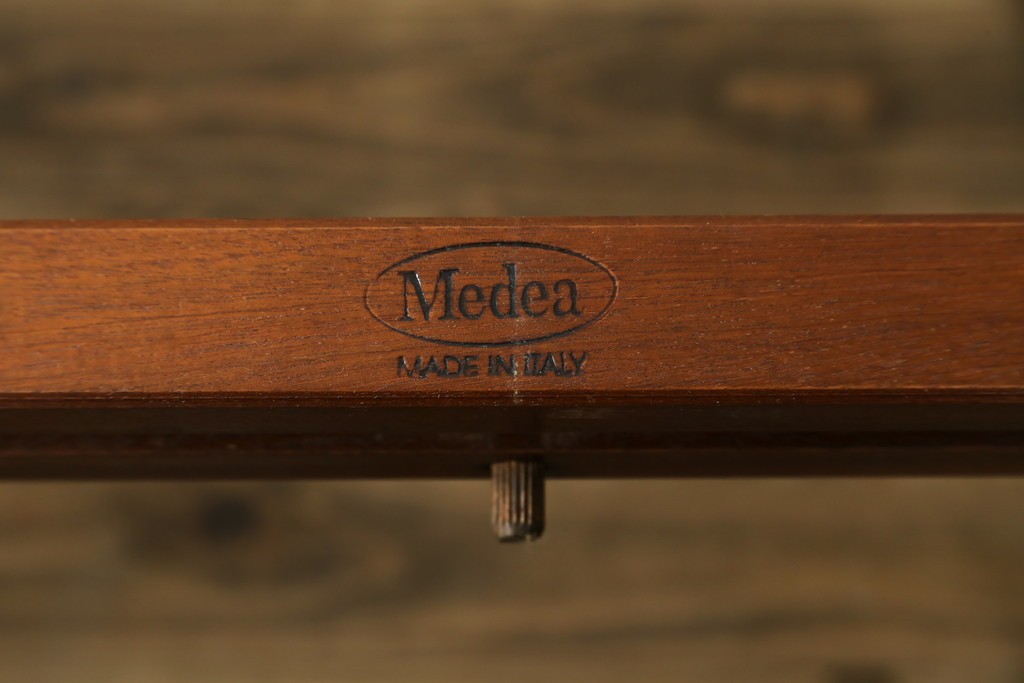 中古　メデア(Medea)　優美な曲線脚が魅力のダイニングテーブル　定価約100万円　(R-090272)