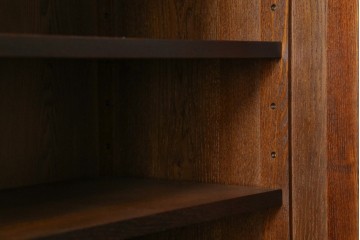 中古　美品　整然と並ぶ格子戸が魅力の水屋箪笥　(R-090273)