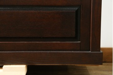 中古　美品　整然と並ぶ格子戸が魅力の水屋箪笥　(R-090273)