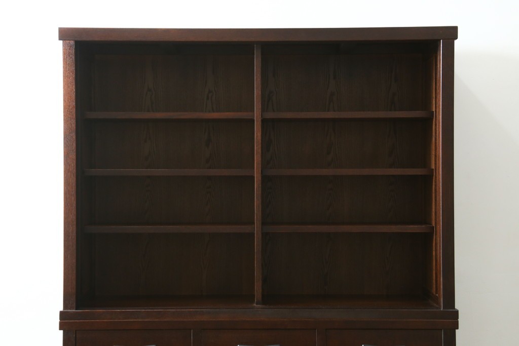 中古　美品　整然と並ぶ格子戸が魅力の水屋箪笥　(R-090273)