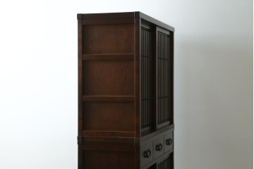 中古　美品　整然と並ぶ格子戸が魅力の水屋箪笥　(R-090273)
