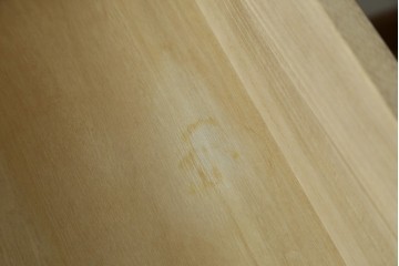 中古　美品　整然と並ぶ格子戸が魅力の水屋箪笥　(R-090273)