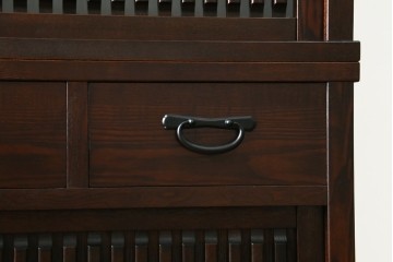 中古　美品　整然と並ぶ格子戸が魅力の水屋箪笥　(R-090273)