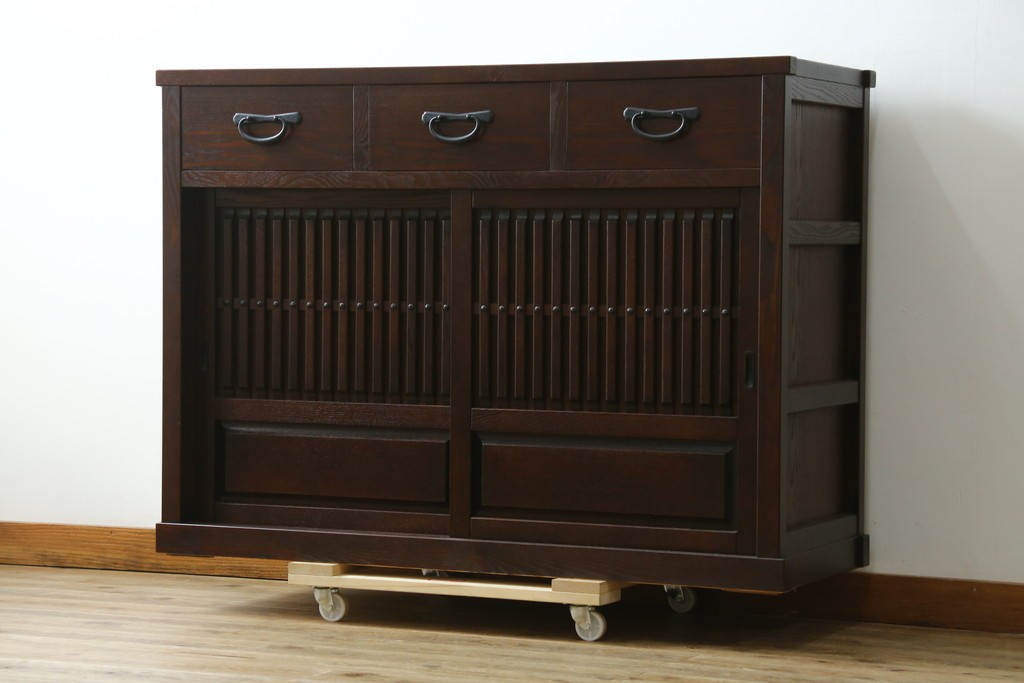 中古　美品　重厚感のある和モダンな収納棚　(R-090275)