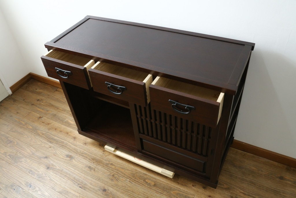 中古　美品　重厚感のある和モダンな収納棚　(R-090275)