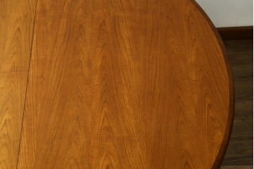 イギリスヴィンテージ　G-PLAN(ジープラン)　Fresco(フレスコ)　チーク材　ナチュラルな円形エクステンションテーブル　(R-090279)