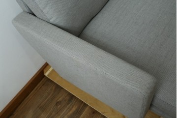 中古　美品　FRITZ HANSEN(フリッツハンセン)　ピエロ・リッソーニ(Piero Lissoni)デザイン　PL112S　洗練されたフォルムの2人掛けソファ　定価約110万円　(R-090280)