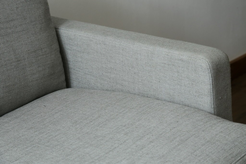 中古　美品　FRITZ HANSEN(フリッツハンセン)　ピエロ・リッソーニ(Piero Lissoni)デザイン　PL112S　洗練されたフォルムの2人掛けソファ　定価約110万円　(R-090280)