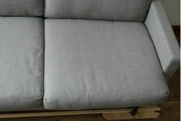 中古　美品　FRITZ HANSEN(フリッツハンセン)　ピエロ・リッソーニ(Piero Lissoni)デザイン　PL112S　洗練されたフォルムの2人掛けソファ　定価約110万円　(R-090280)