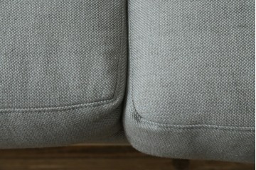 中古　美品　FRITZ HANSEN(フリッツハンセン)　ピエロ・リッソーニ(Piero Lissoni)デザイン　PL112S　洗練されたフォルムの2人掛けソファ　定価約110万円　(R-090280)