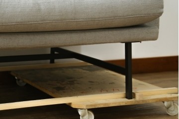 中古　美品　FRITZ HANSEN(フリッツハンセン)　ピエロ・リッソーニ(Piero Lissoni)デザイン　PL112S　洗練されたフォルムの2人掛けソファ　定価約110万円　(R-090280)