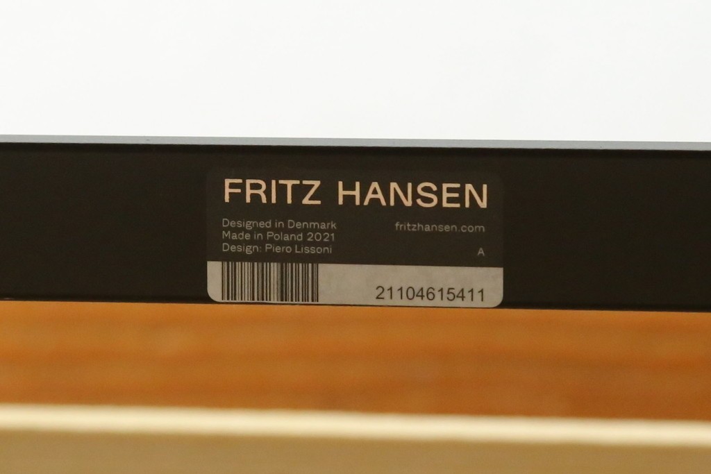 中古　美品　FRITZ HANSEN(フリッツハンセン)　ピエロ・リッソーニ(Piero Lissoni)デザイン　PL112S　洗練されたフォルムの2人掛けソファ　定価約110万円　(R-090280)