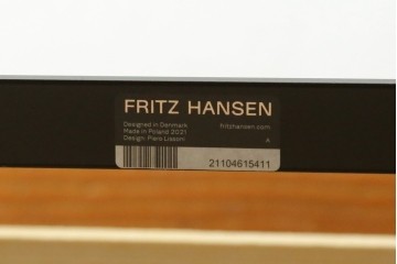 中古　美品　FRITZ HANSEN(フリッツハンセン)　ピエロ・リッソーニ(Piero Lissoni)デザイン　PL112S　洗練されたフォルムの2人掛けソファ　定価約110万円　(R-090280)