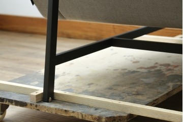 中古　美品　FRITZ HANSEN(フリッツハンセン)　ピエロ・リッソーニ(Piero Lissoni)デザイン　PL112S　洗練されたフォルムの2人掛けソファ　定価約110万円　(R-090280)