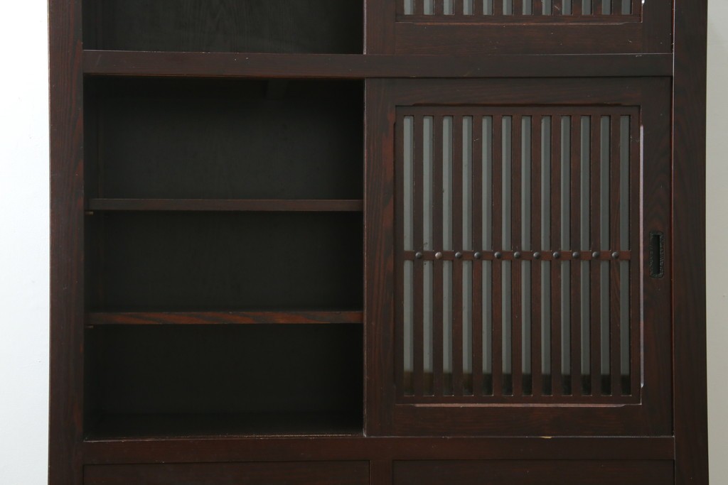 中古　美品　栗材　上質な和の空間を演出する水屋箪笥　(R-090281)