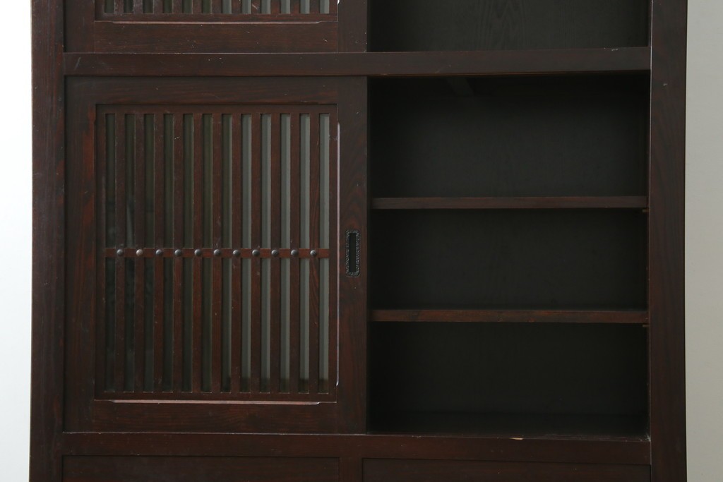 中古　美品　栗材　上質な和の空間を演出する水屋箪笥　(R-090281)