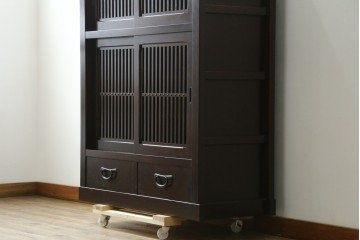 中古　美品　栗材　上質な和の空間を演出する水屋箪笥　(R-090281)