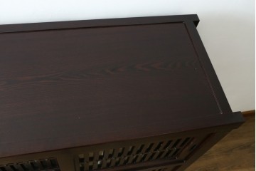 中古　美品　栗材　上質な和の空間を演出する水屋箪笥　(R-090281)