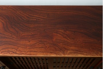中古　美品　岩谷堂箪笥　格子戸と重厚な金具が趣を添えるサイドボード　(R-090282)