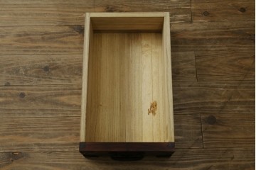 中古　美品　岩谷堂箪笥　重厚な鉄金具を備えた重ね水屋箪笥　(R-090284)