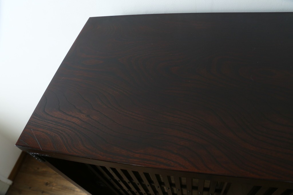 中古　美品　岩谷堂箪笥　重厚な鉄金具を備えた重ね水屋箪笥　(R-090284)