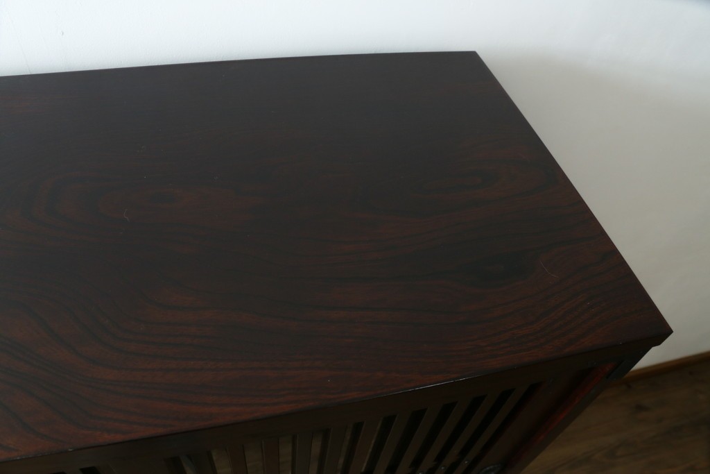 中古　美品　岩谷堂箪笥　重厚な鉄金具を備えた重ね水屋箪笥　(R-090284)
