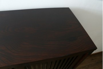中古　美品　岩谷堂箪笥　重厚な鉄金具を備えた重ね水屋箪笥　(R-090284)