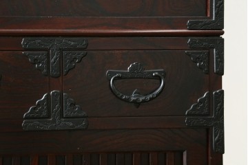 中古　美品　岩谷堂箪笥　重厚な鉄金具を備えた重ね水屋箪笥　(R-090284)