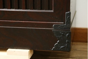中古　美品　岩谷堂箪笥　重厚な鉄金具を備えた重ね水屋箪笥　(R-090284)