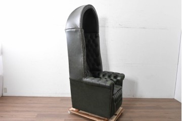中古　美品　チェスターフィールド　本革　ドーム状のハイバックが個性的なポーターズチェア　(R-090291)