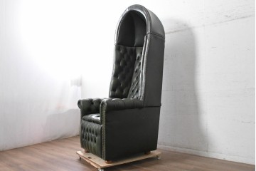 中古　美品　チェスターフィールド　本革　ドーム状のハイバックが個性的なポーターズチェア　(R-090291)