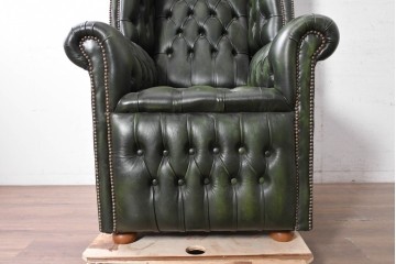 中古　美品　チェスターフィールド　本革　ドーム状のハイバックが個性的なポーターズチェア　(R-090291)
