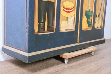 イギリスアンティーク　オーク材・パイン材　著名ペイント工房が手掛けた逸品!　クローゼットの中を覗き込んだようなペイントワードローブ・キャビネット　(R-090293)