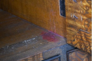 和製アンティーク　昭和初期　玉杢　モダンデザイン　前面にタモ材を使用した木目が美しい帳場箪笥　　(R-090295)
