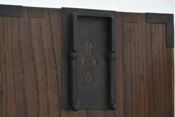 和製アンティーク　昭和初期　玉杢　モダンデザイン　前面にタモ材を使用した木目が美しい帳場箪笥　　(R-090295)