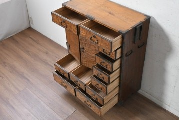 和製アンティーク　昭和初期　玉杢　モダンデザイン　前面にタモ材を使用した木目が美しい帳場箪笥　　(R-090295)