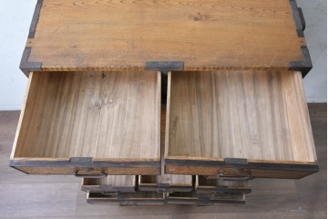 和製アンティーク　昭和初期　玉杢　モダンデザイン　前面にタモ材を使用した木目が美しい帳場箪笥　　(R-090295)