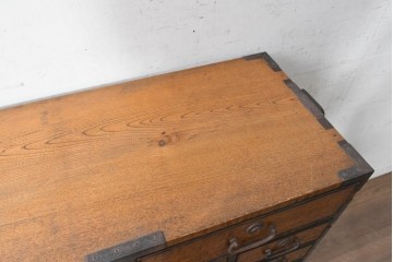 和製アンティーク　昭和初期　玉杢　モダンデザイン　前面にタモ材を使用した木目が美しい帳場箪笥　　(R-090295)
