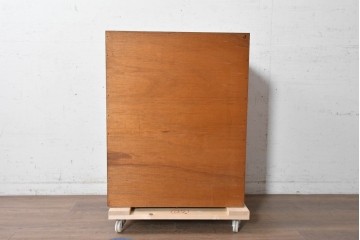和製ヴィンテージ　チーク材　北欧デザインの小ぶりなキャビネット　(R-090296)